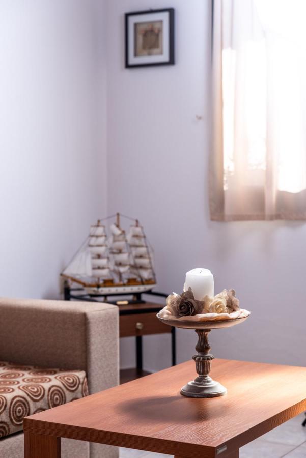 Vrisanos Apartment *