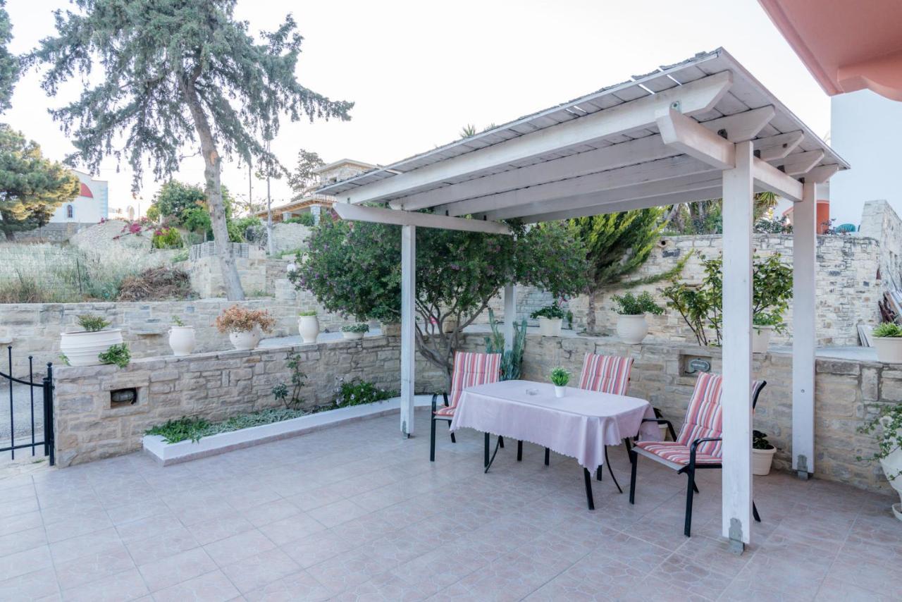 Vrisanos Apartment Pitsidia