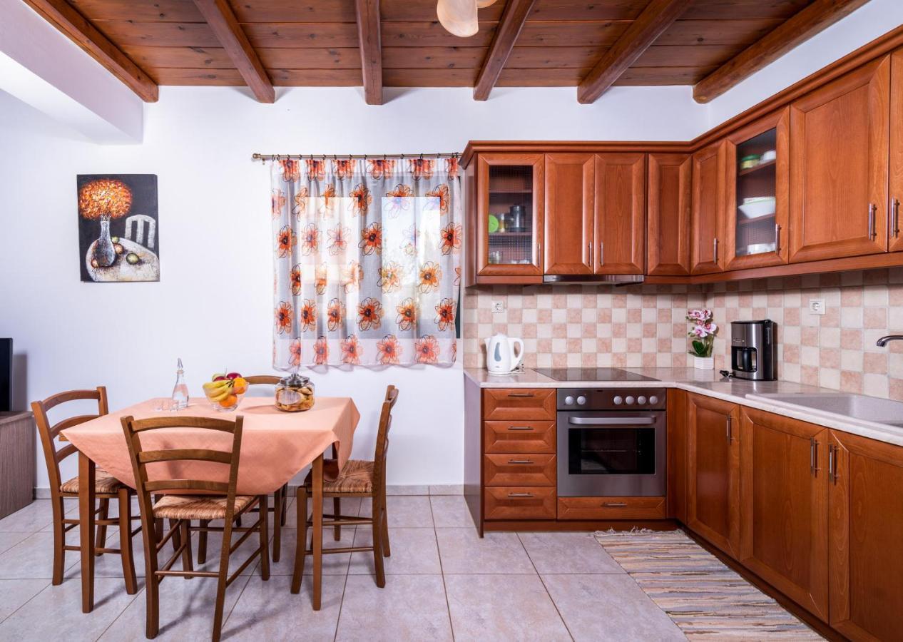 Apartment Vrisanos *
